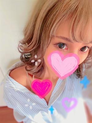 夏海なつみ(32歳) ハンドリング那覇 亀頭責め専門店
