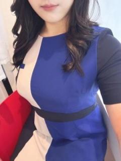 峰あやめ（26歳）
