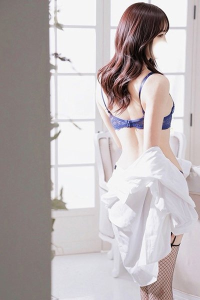 白鳥あかり（28歳） 池袋㊙エステ～フル勃起～